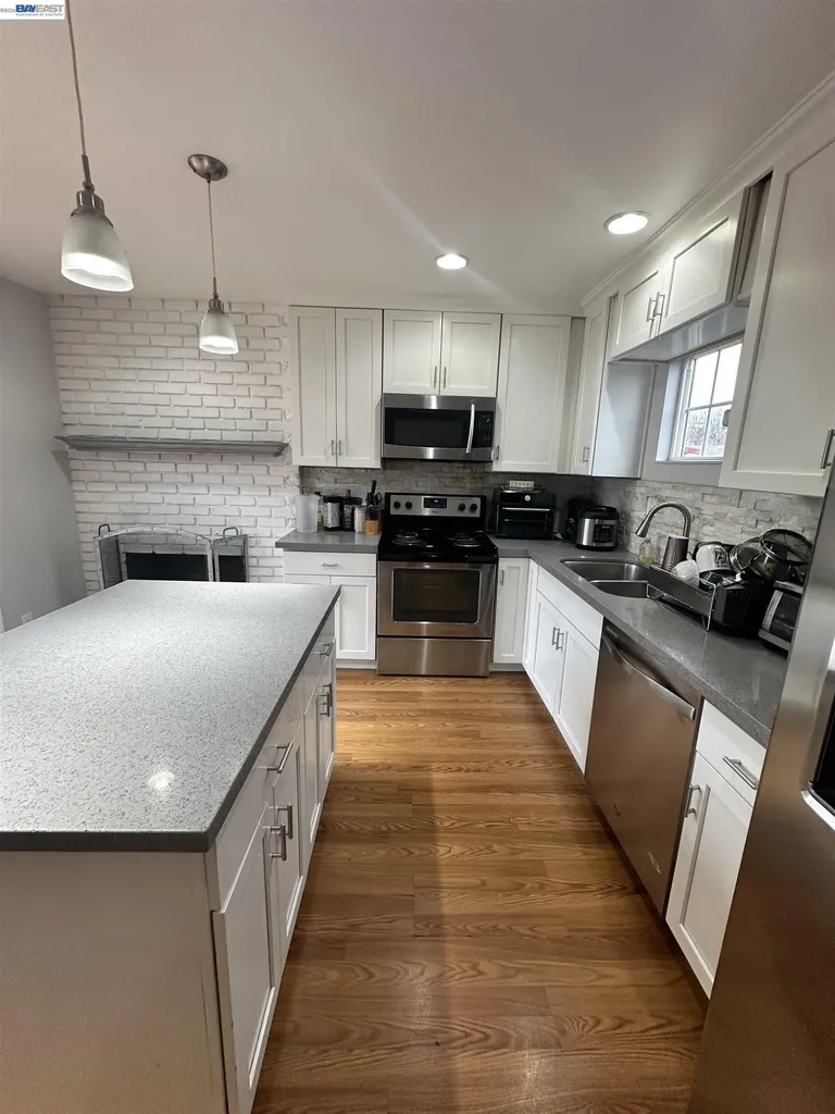 26847 Gaither Way Hayward CA 94544