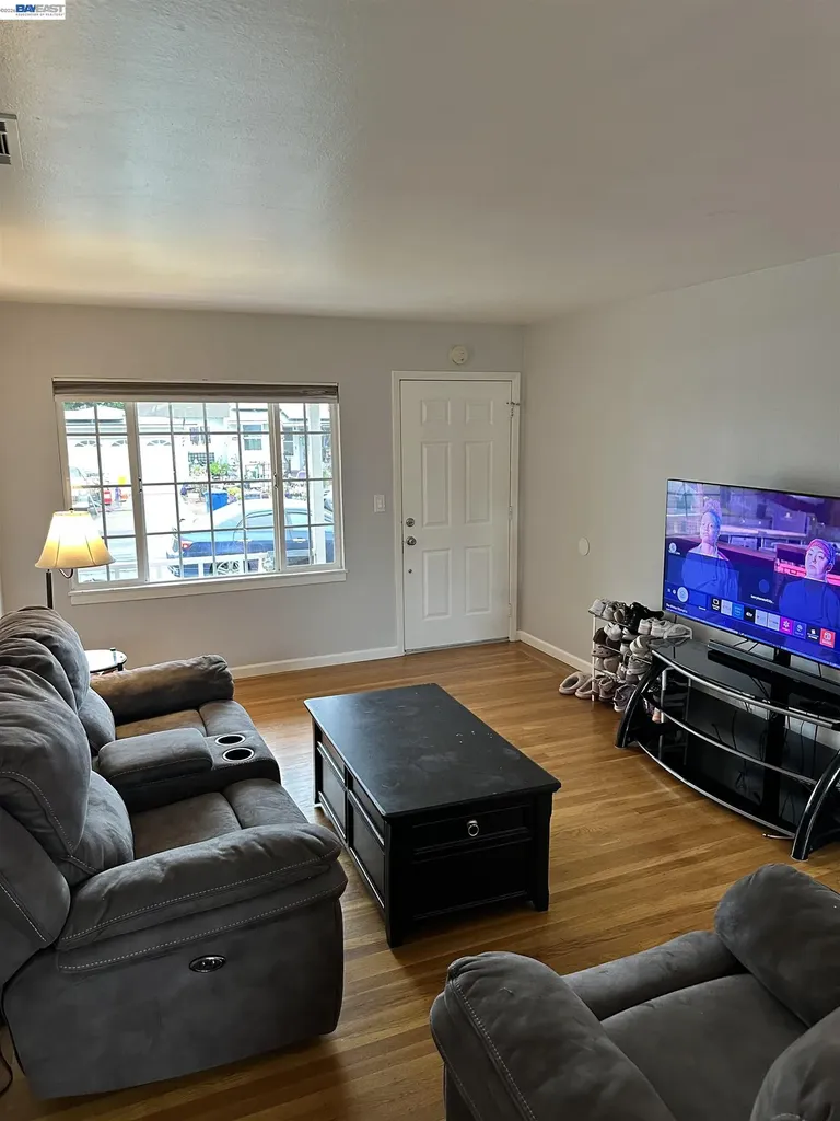 26847 Gaither Way Hayward CA 94544