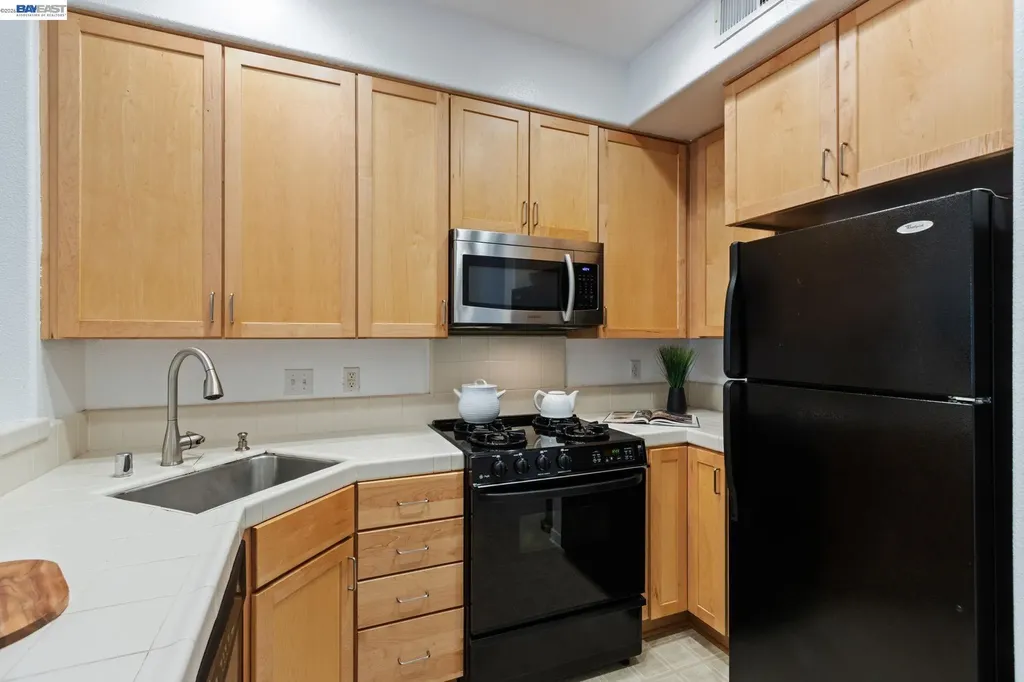 22876 Charing Street Hayward CA 94541