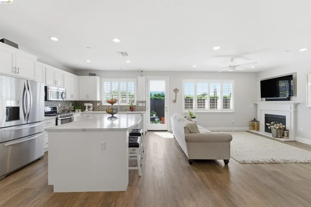 72 Greystone Place Pittsburg CA 94565