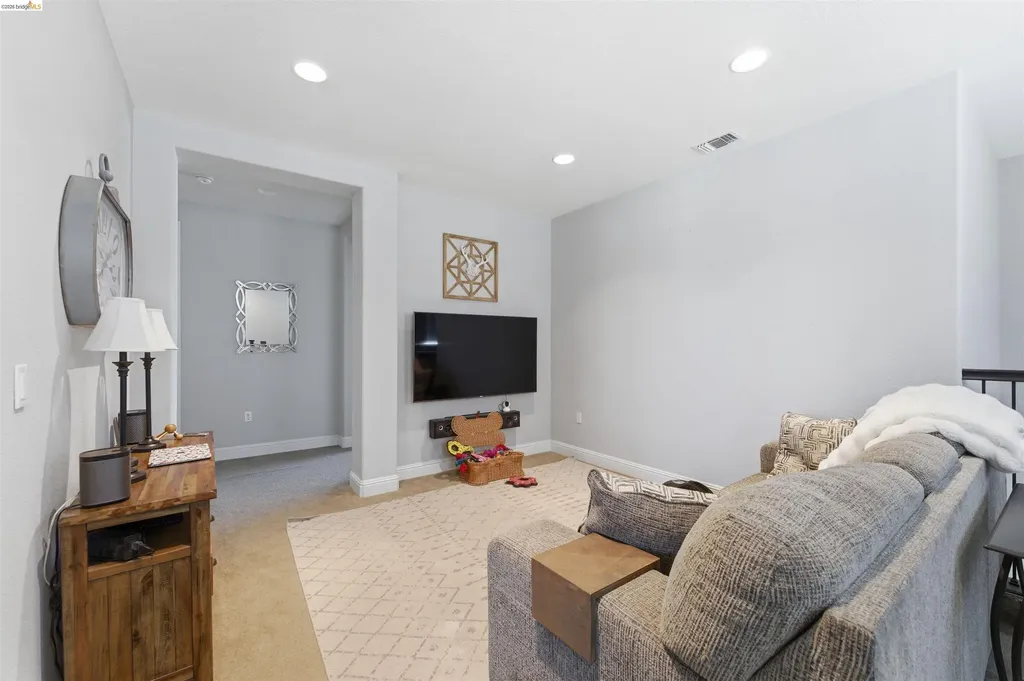 72 Greystone Place Pittsburg CA 94565