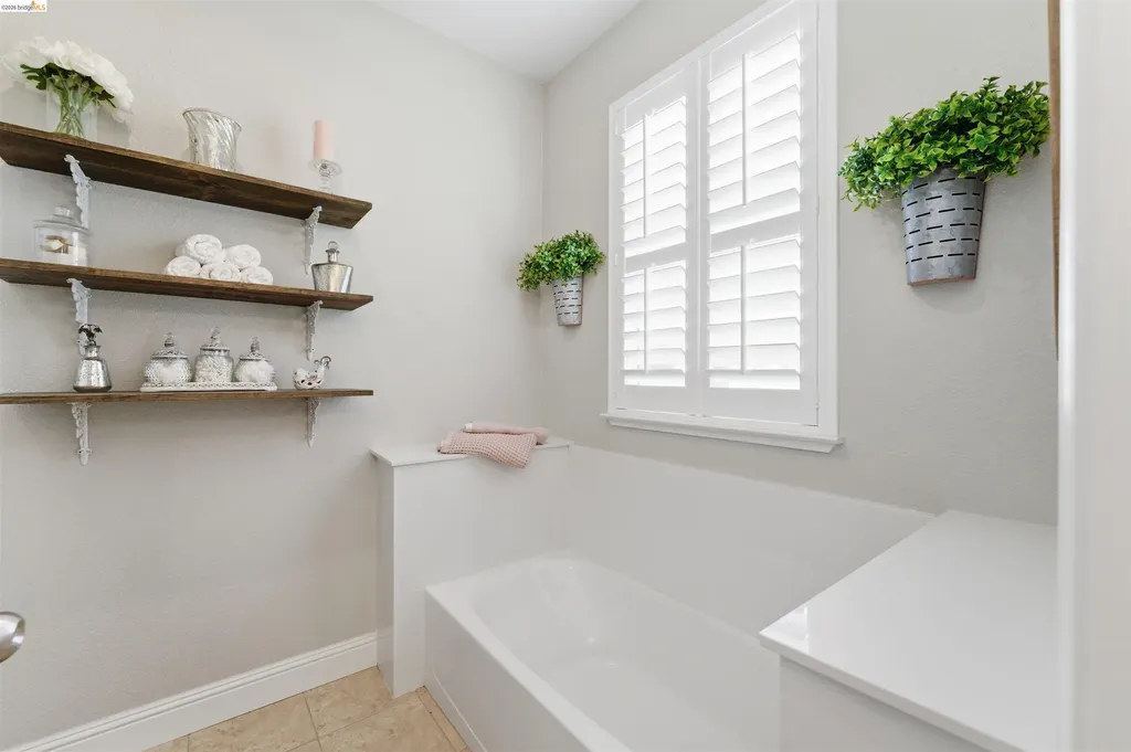 72 Greystone Place Pittsburg CA 94565