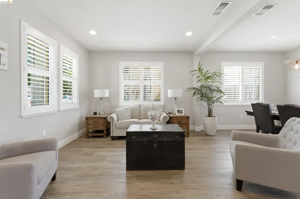 72 Greystone Place Pittsburg CA 94565
