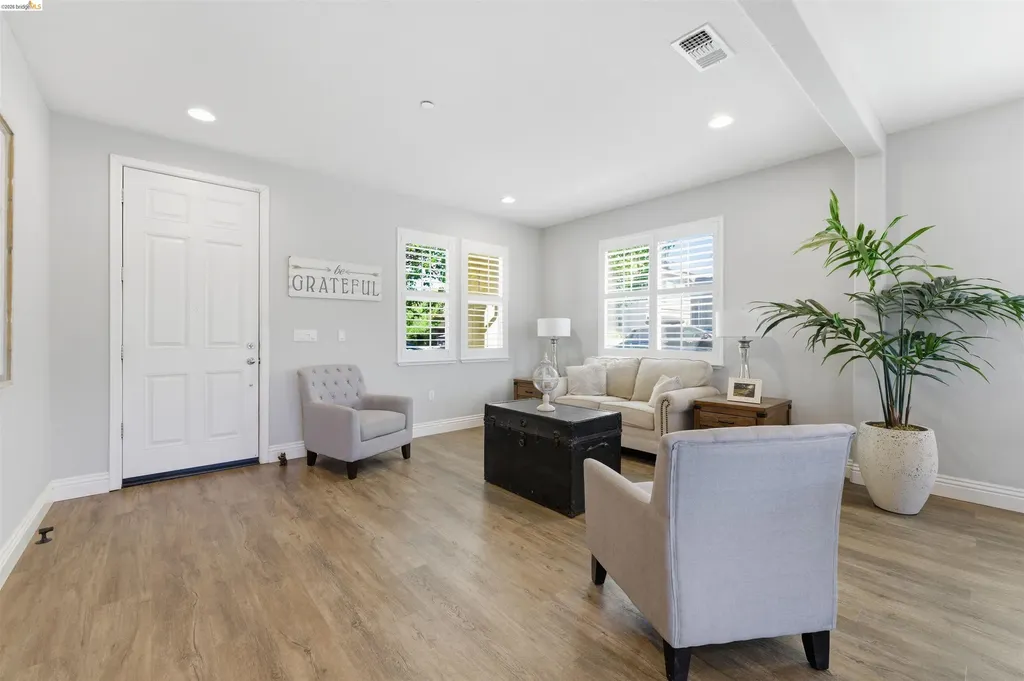72 Greystone Place Pittsburg CA 94565
