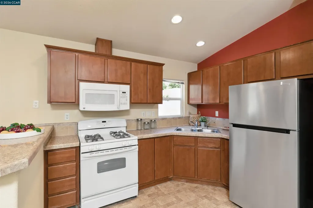 60 Hampton Road Martinez CA 94553