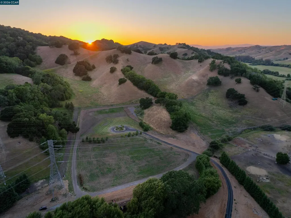 60 Hampton Road Martinez CA 94553