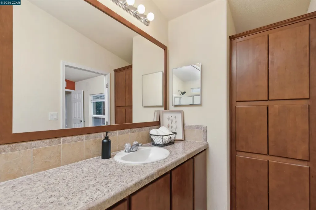 60 Hampton Road Martinez CA 94553