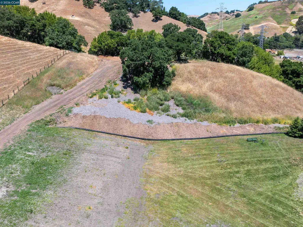 60 Hampton Road Martinez CA 94553