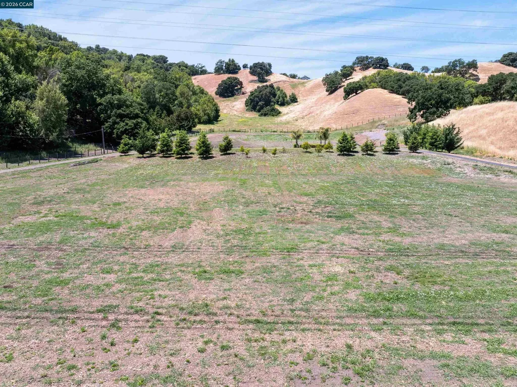 60 Hampton Road Martinez CA 94553