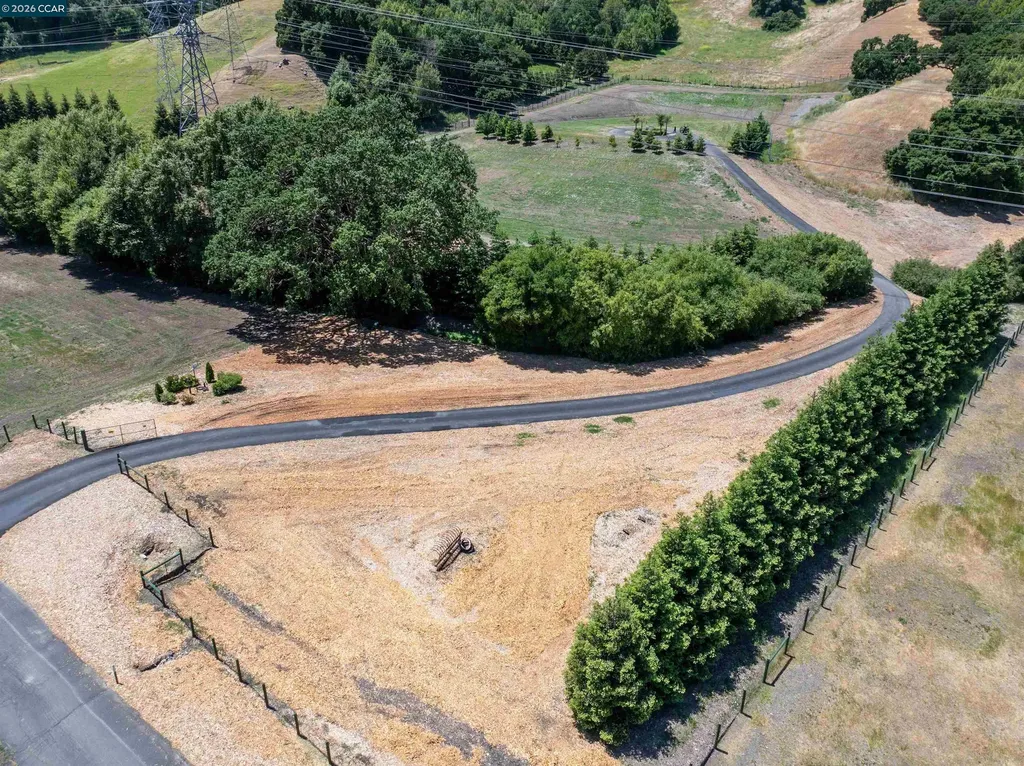 60 Hampton Road Martinez CA 94553