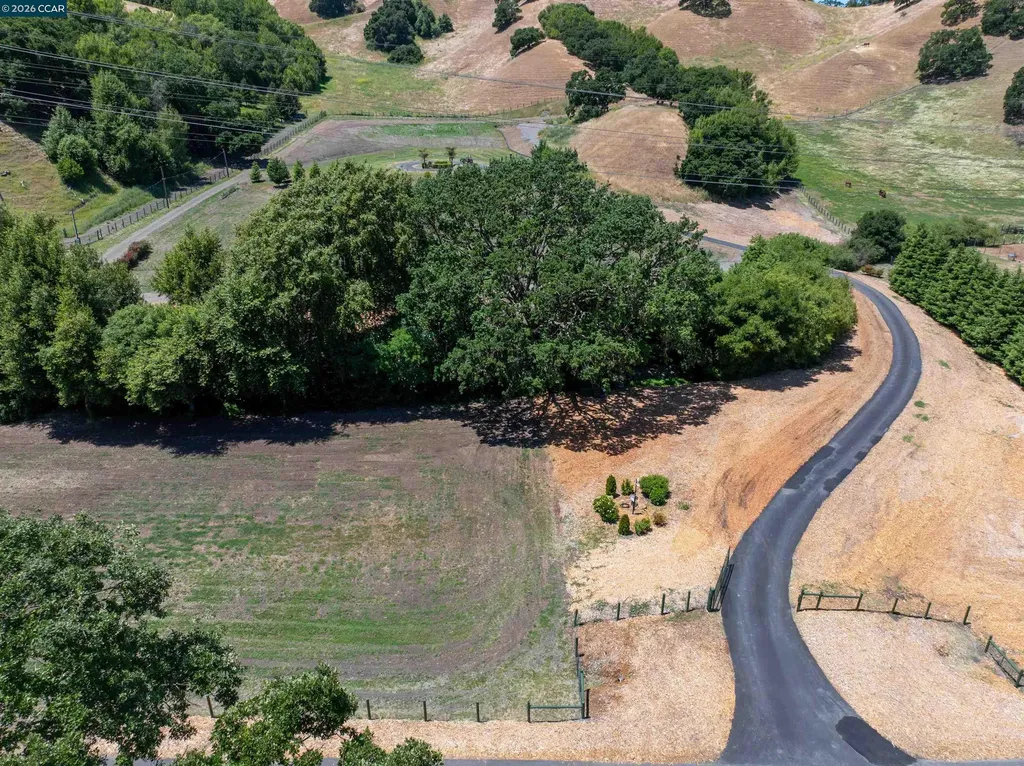 60 Hampton Road Martinez CA 94553