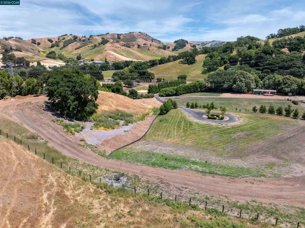 60 Hampton Road Martinez CA 94553