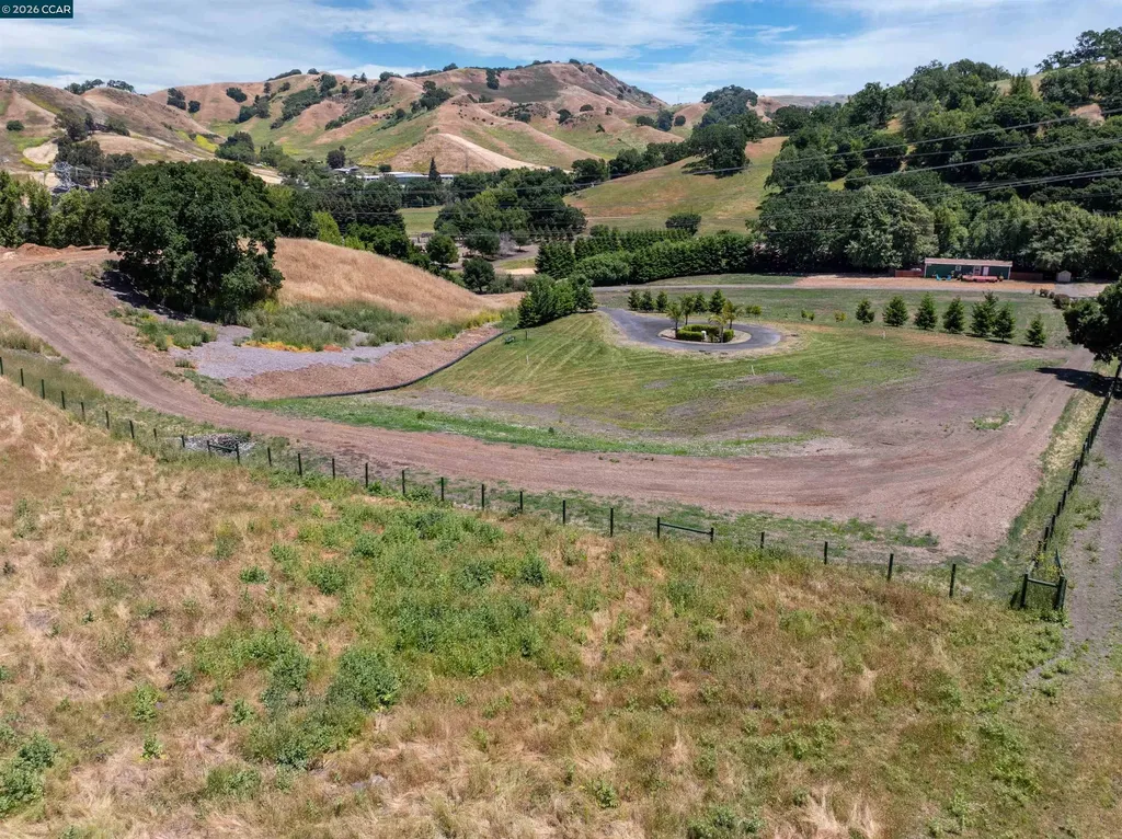 60 Hampton Road Martinez CA 94553