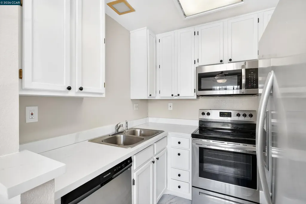 15 Glenwood Hercules CA 94547