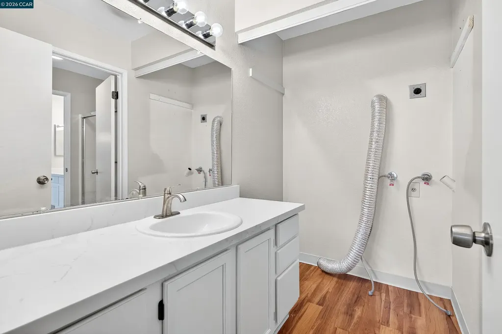 15 Glenwood Hercules CA 94547