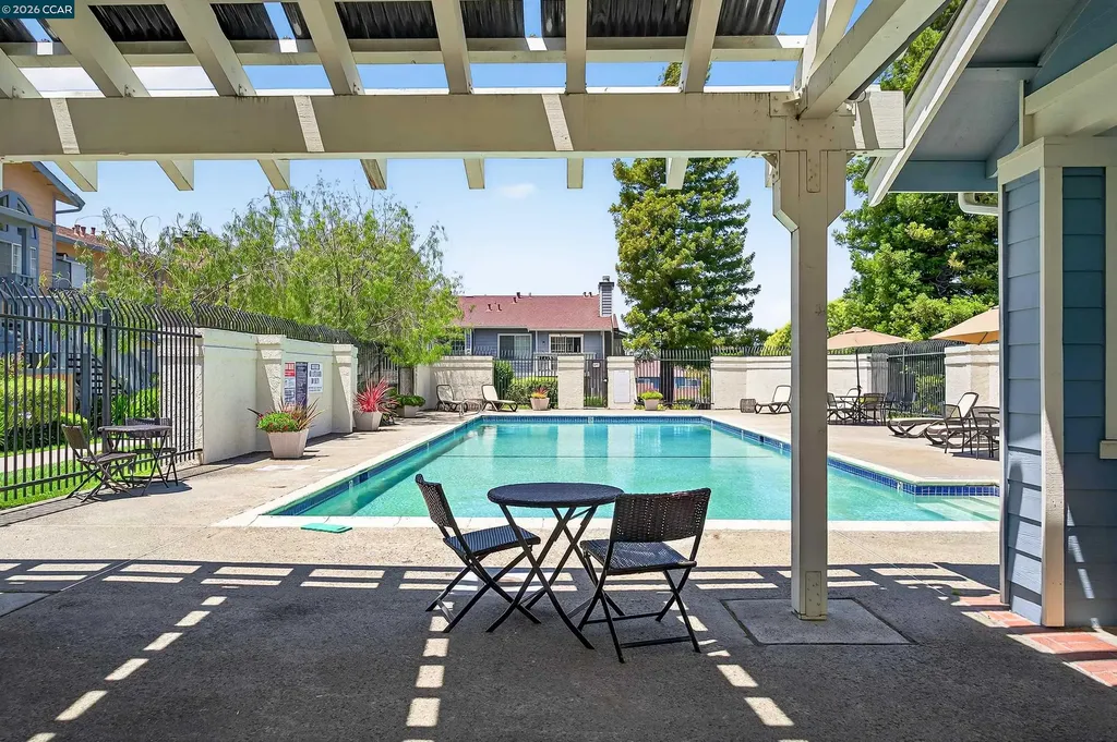 15 Glenwood Hercules CA 94547