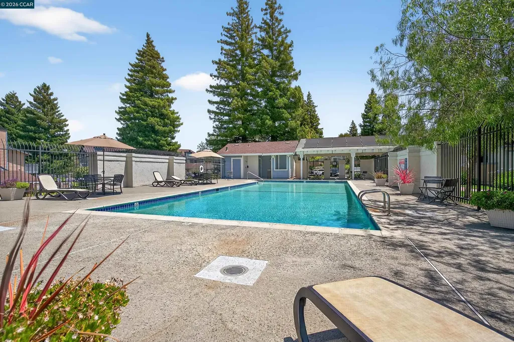 15 Glenwood Hercules CA 94547