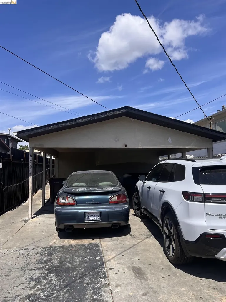6230 Hayes Street Oakland CA 94621