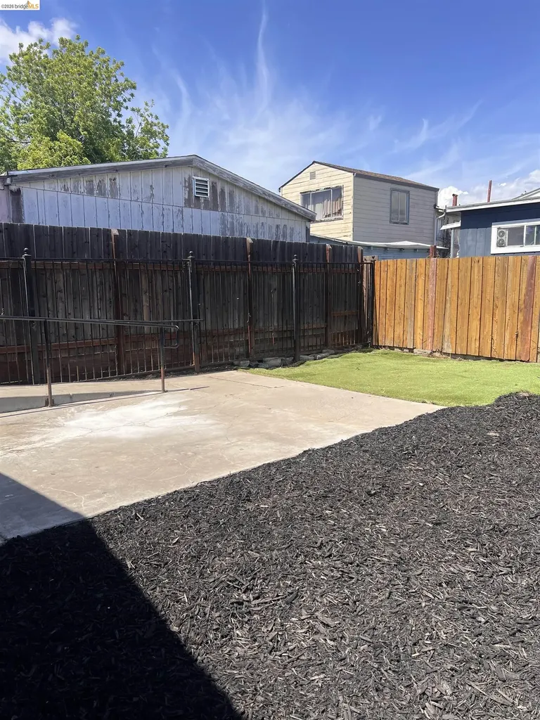 6230 Hayes Street Oakland CA 94621