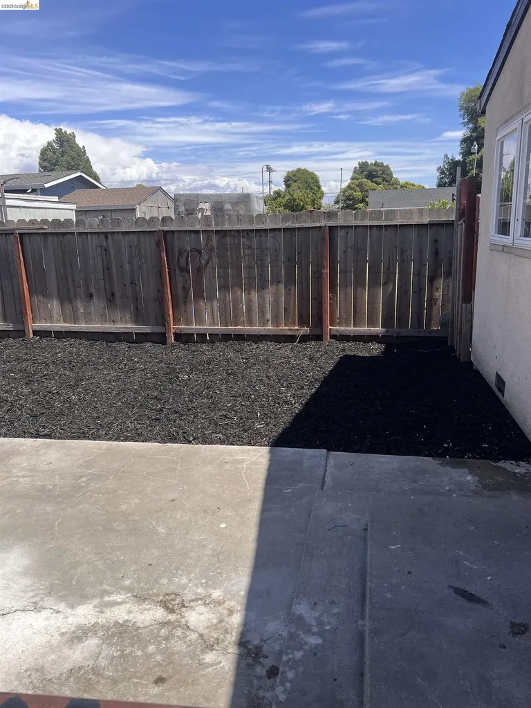 6230 Hayes Street Oakland CA 94621
