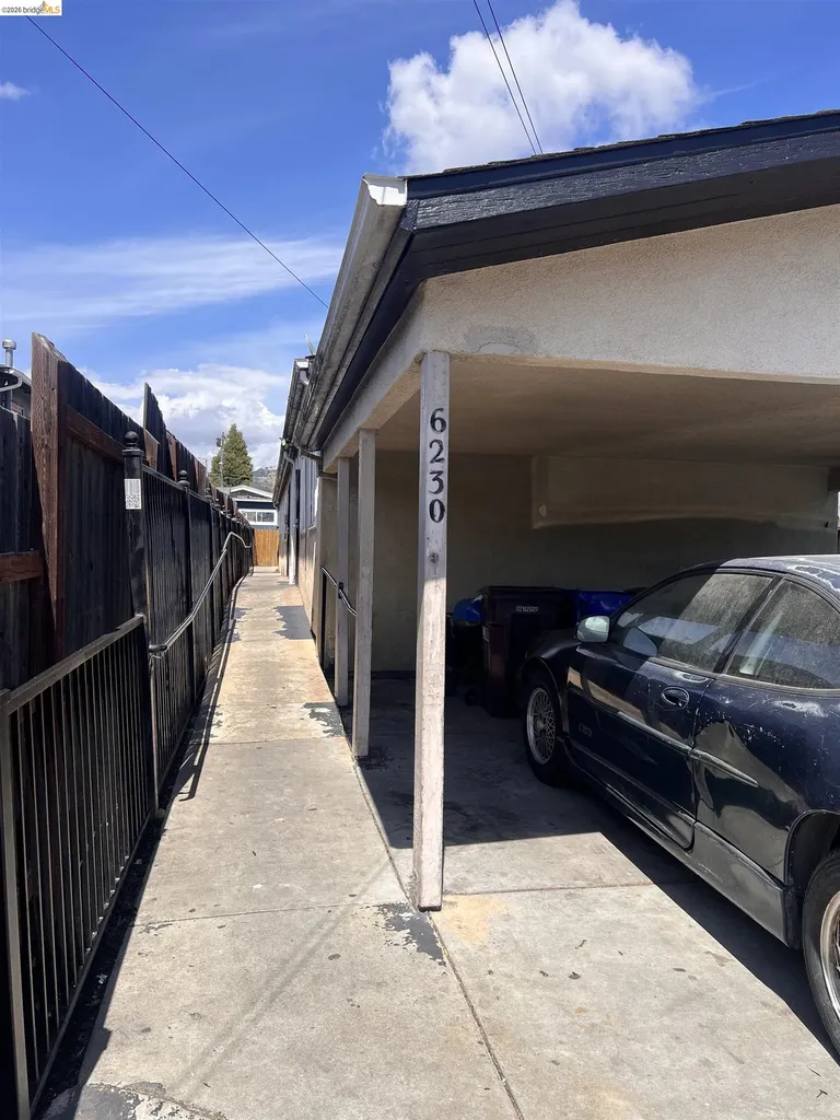 6230 Hayes Street Oakland CA 94621