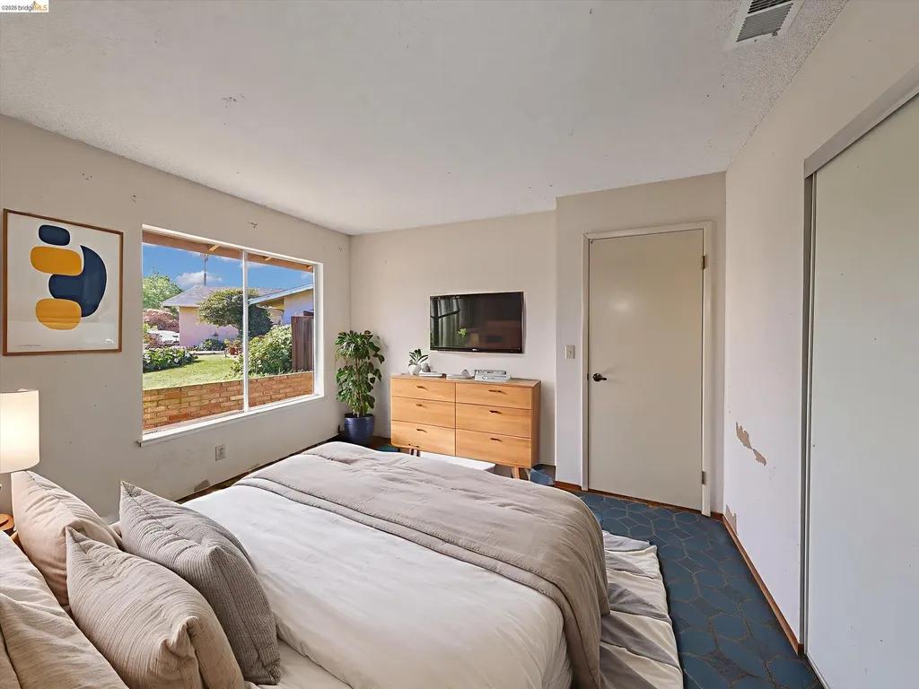 8093 Del Monte Avenue Newark CA 94560