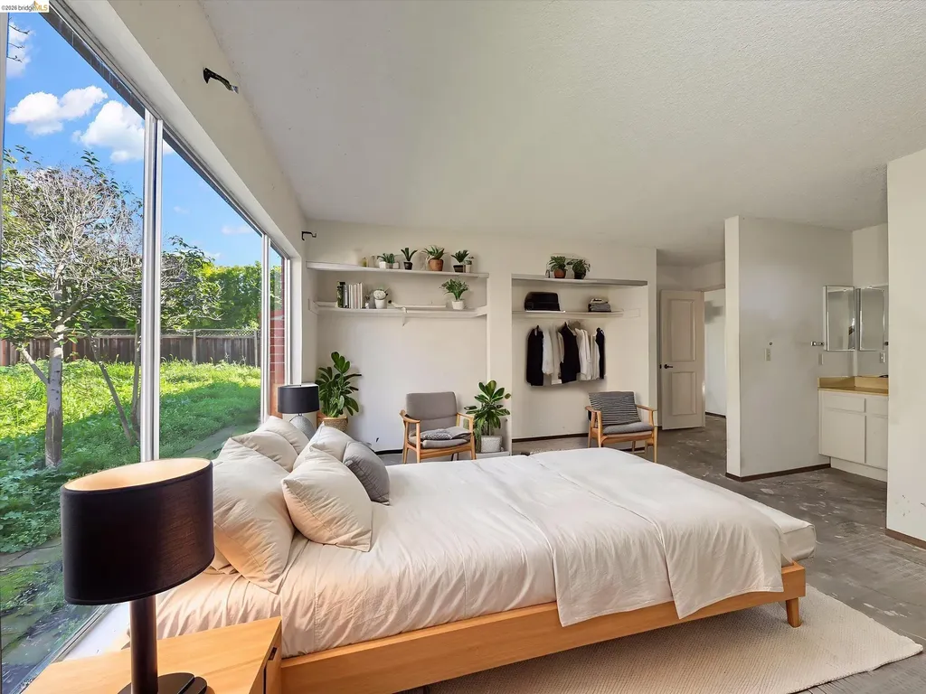 8093 Del Monte Avenue Newark CA 94560