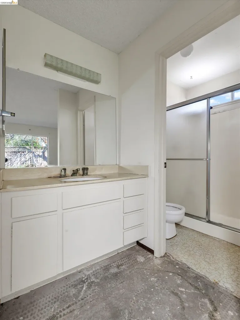 8093 Del Monte Avenue Newark CA 94560