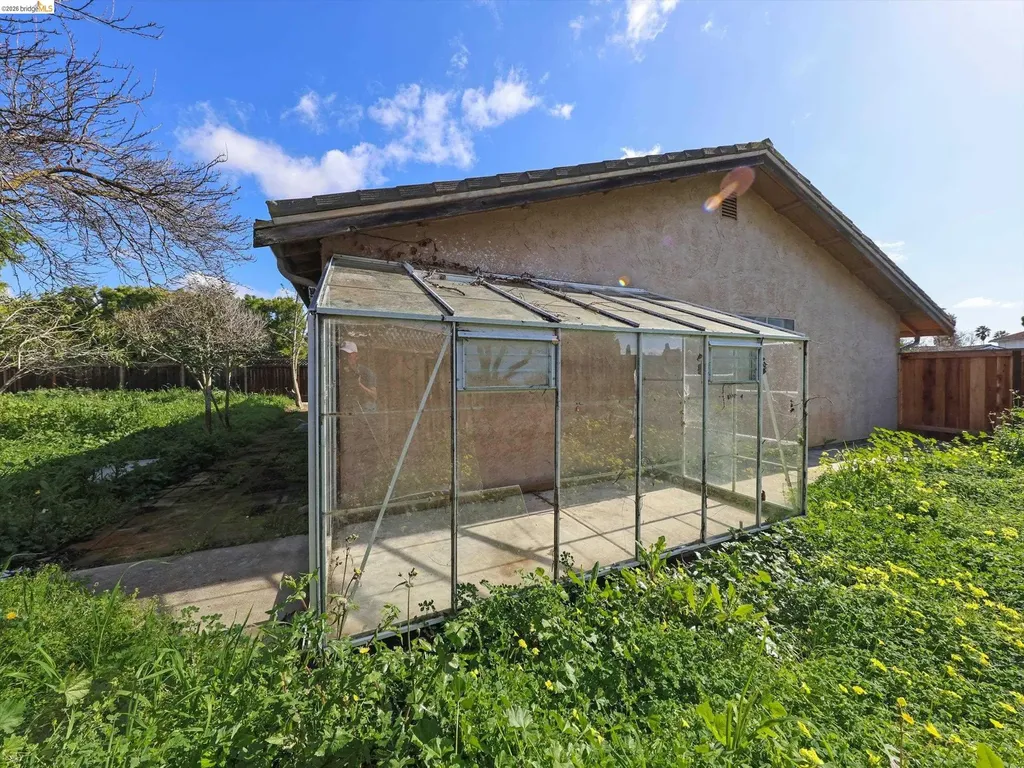 8093 Del Monte Avenue Newark CA 94560