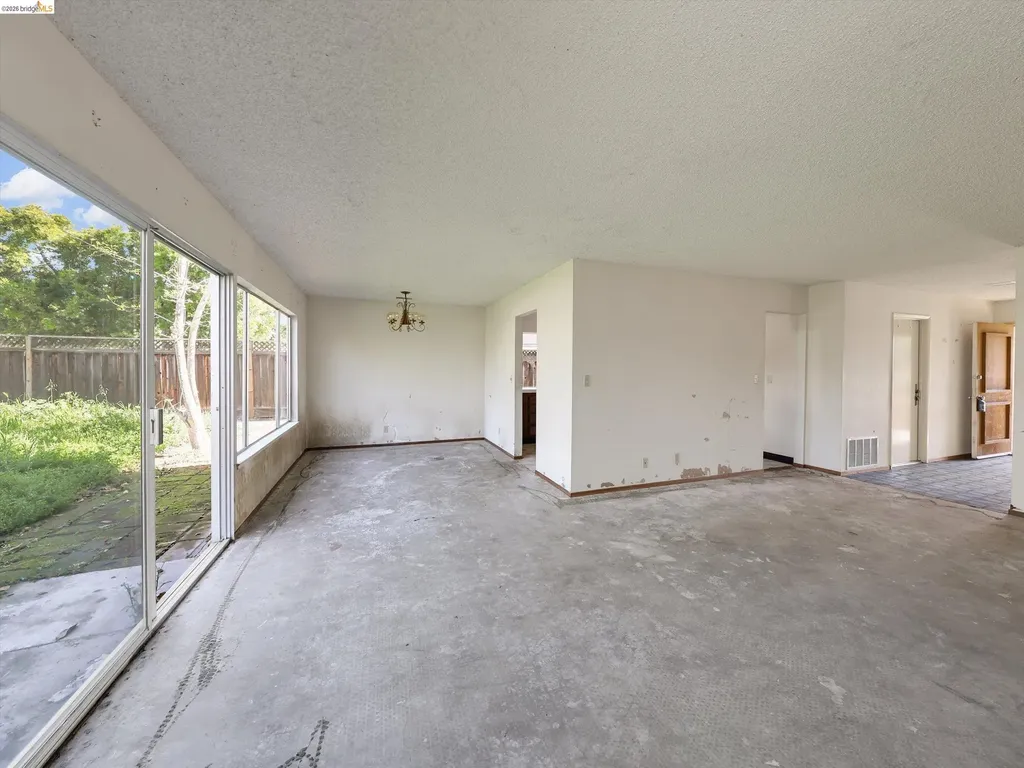 8093 Del Monte Avenue Newark CA 94560