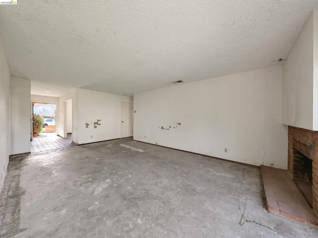 8093 Del Monte Avenue Newark CA 94560