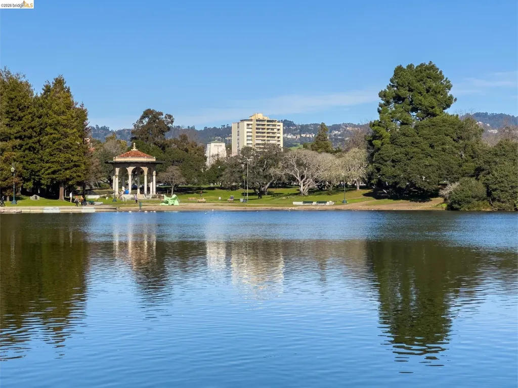429 Euclid Avenue Oakland CA 94610