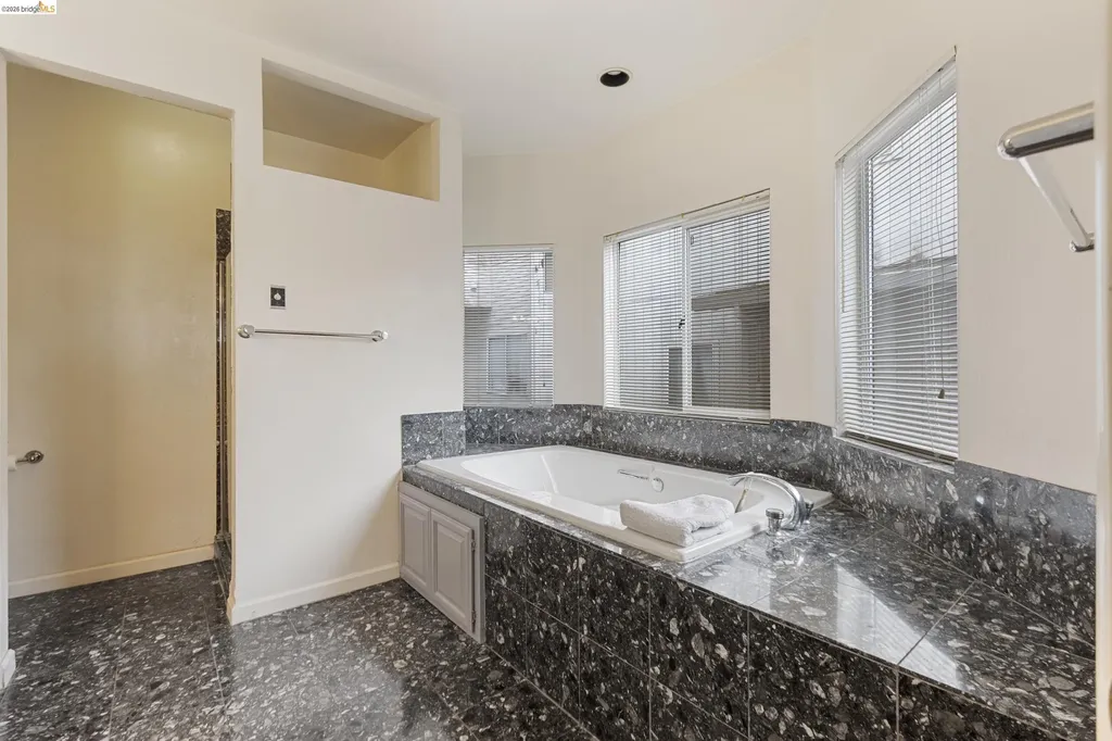 2745 Butters Drive Oakland CA 94602