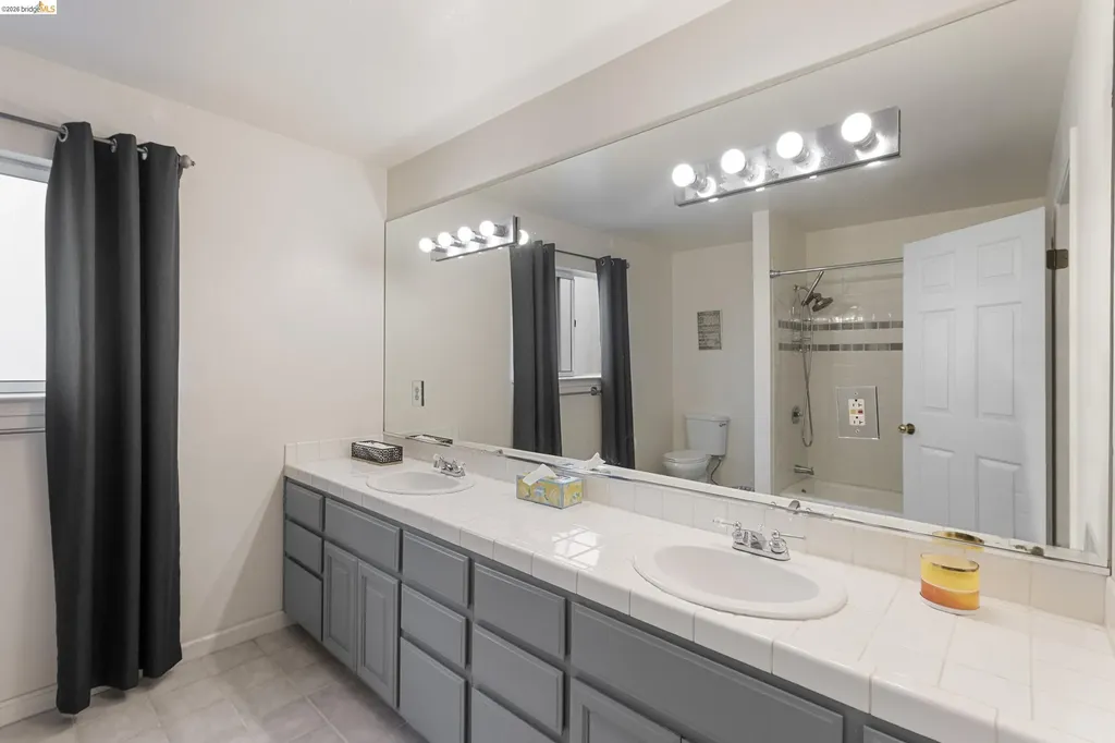 2745 Butters Drive Oakland CA 94602