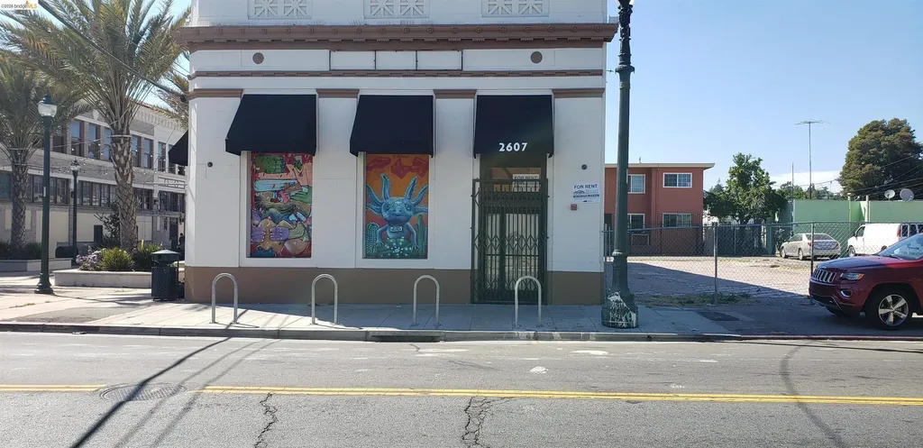 2607 Seminary Avenue Oakland CA 94605