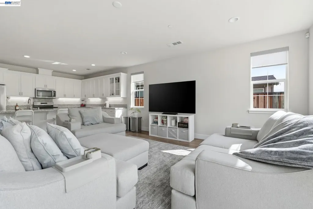 5444 Gray Pine Way Antioch CA 94531