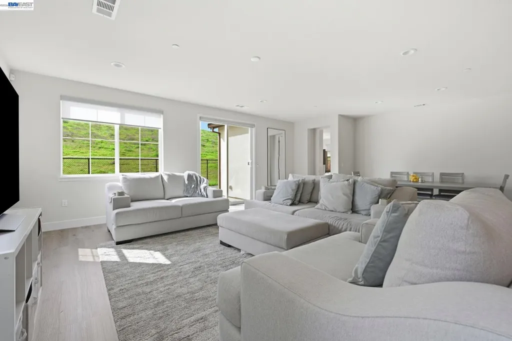 5444 Gray Pine Way Antioch CA 94531