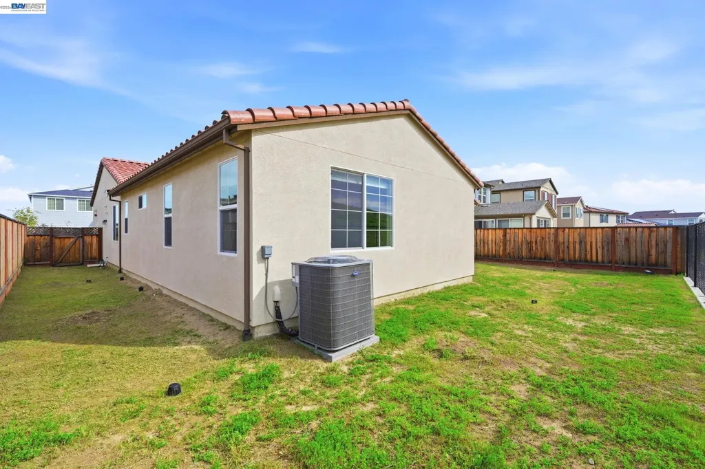 5444 Gray Pine Way Antioch CA 94531