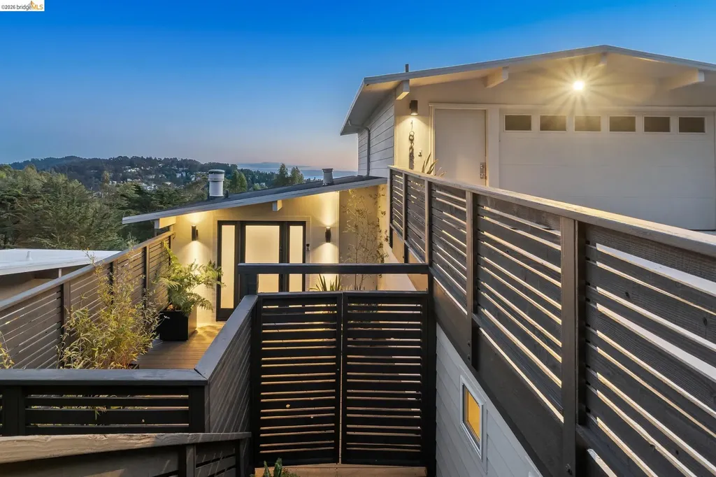 1925 Manzanita Drive Oakland CA 94611