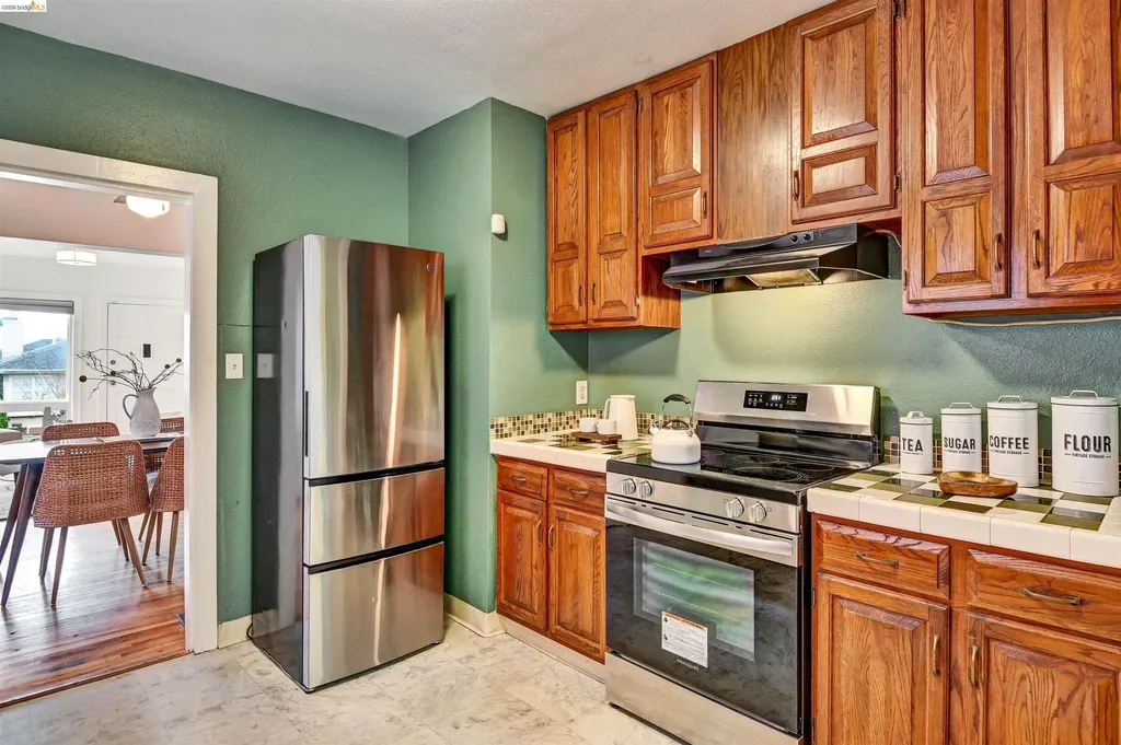 6236 Laird Avenue Oakland CA 94605