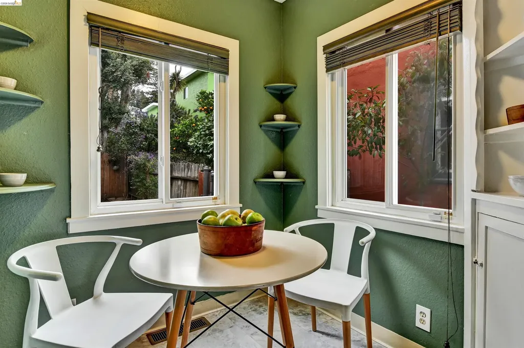 6236 Laird Avenue Oakland CA 94605