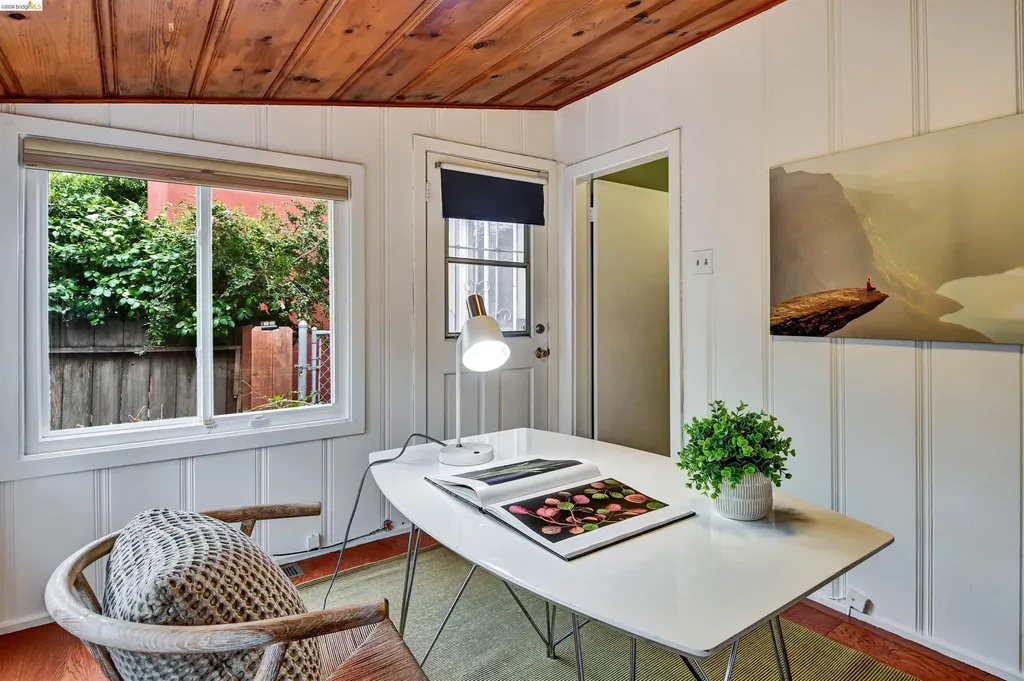 6236 Laird Avenue Oakland CA 94605