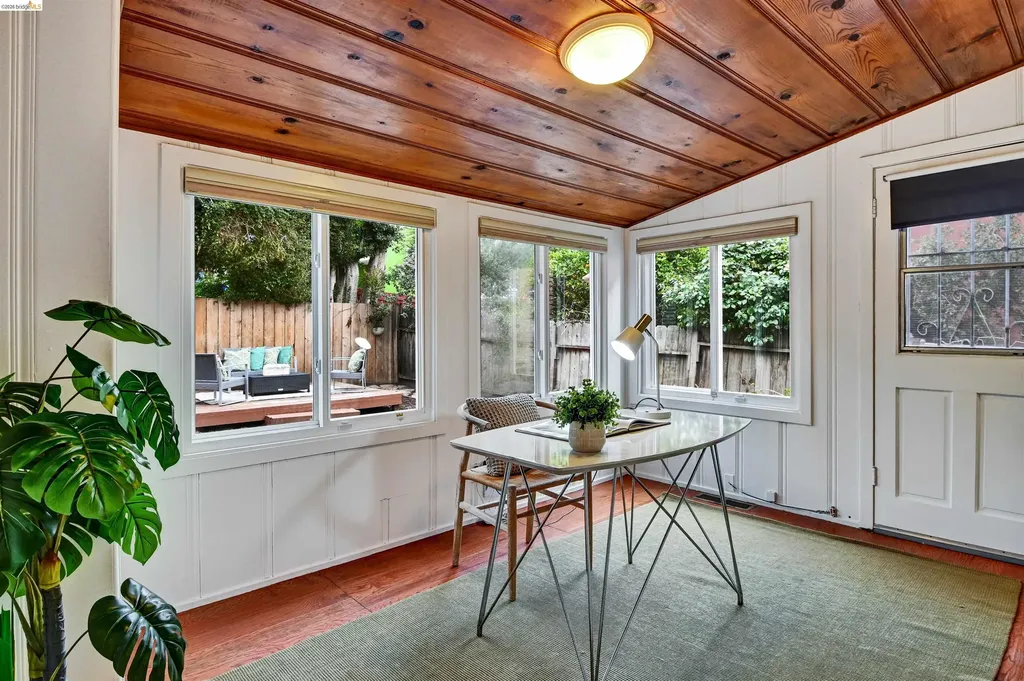 6236 Laird Avenue Oakland CA 94605