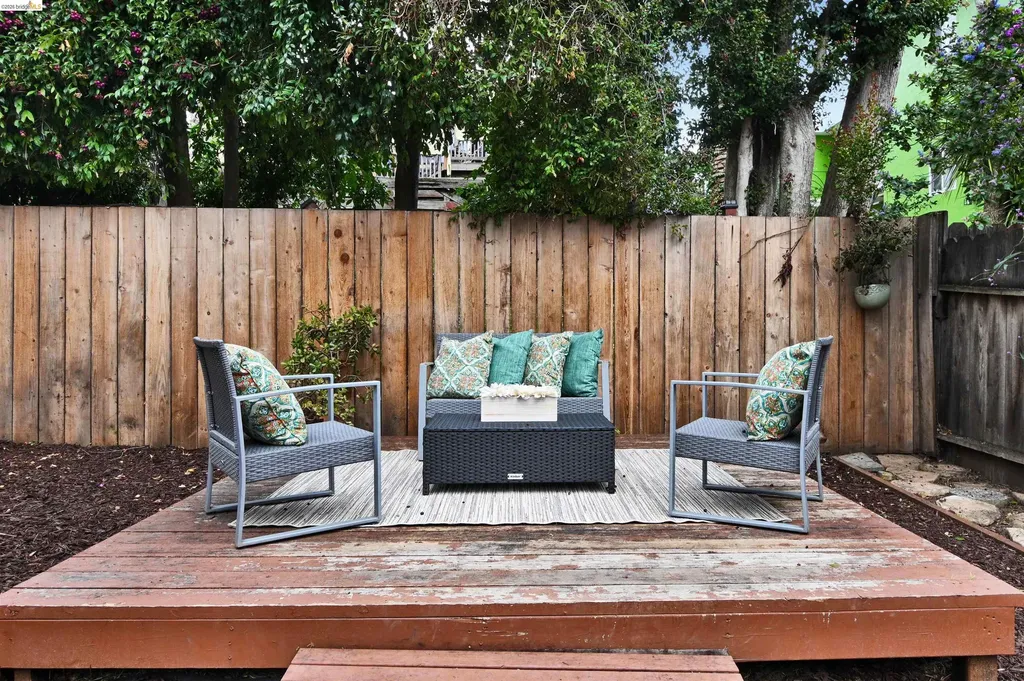 6236 Laird Avenue Oakland CA 94605