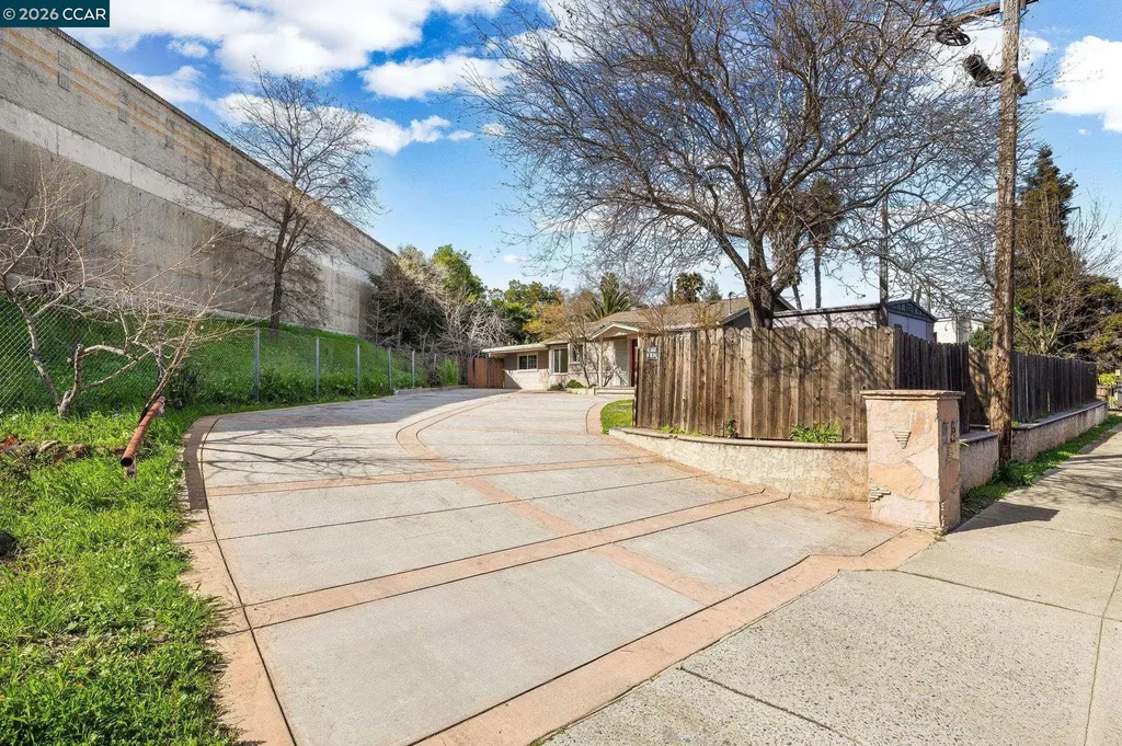 4820 Blum Road Martinez CA 94553