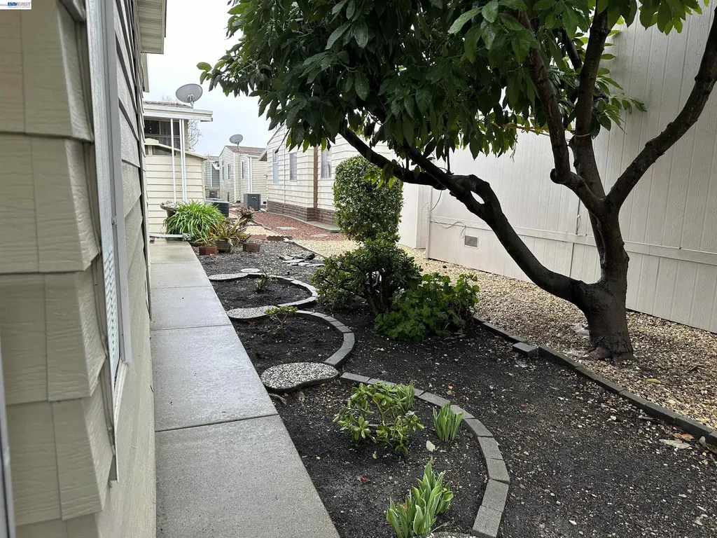 29273 Nantucket Way Hayward CA 94544