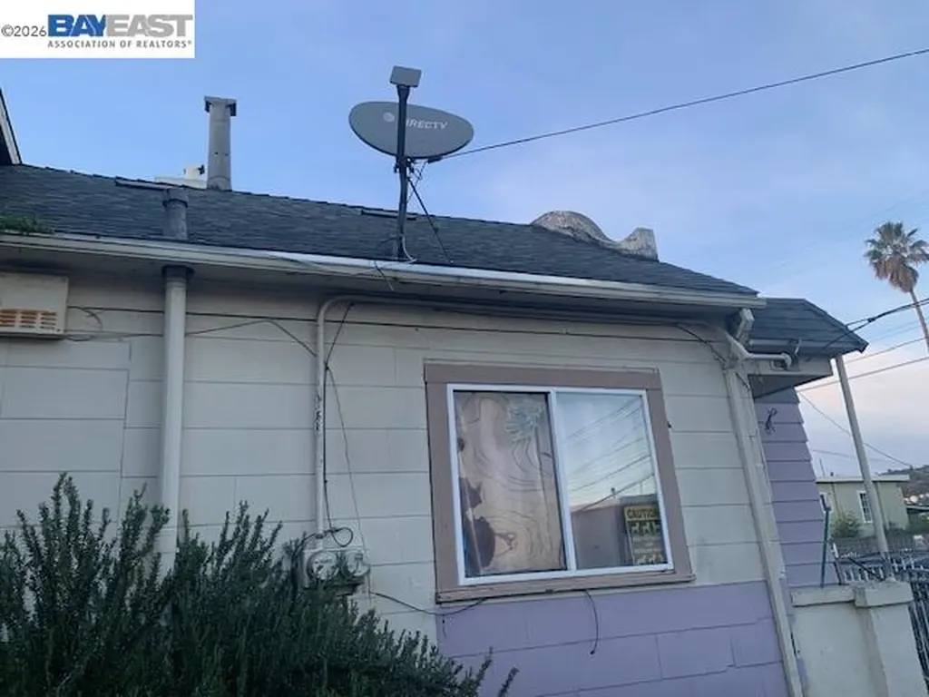 7333 Lockwood Street Oakland CA 94621