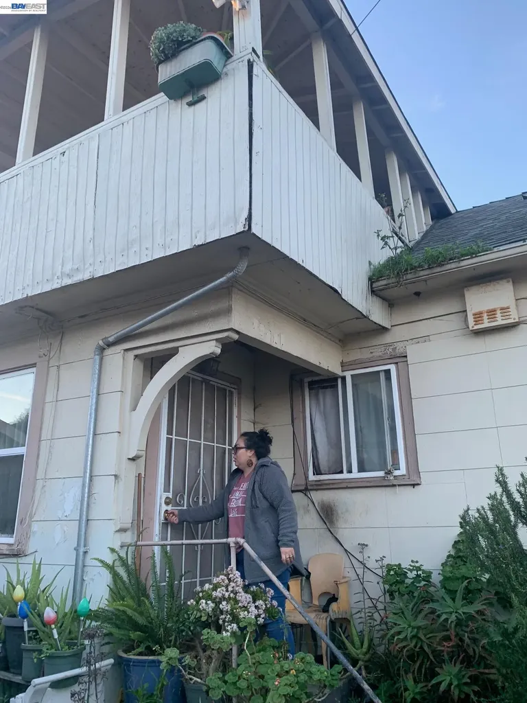 7333 Lockwood Street Oakland CA 94621