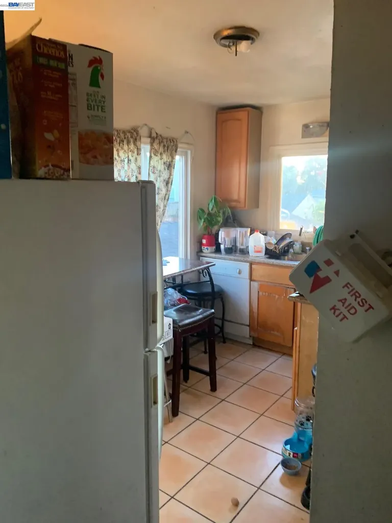 7333 Lockwood Street Oakland CA 94621