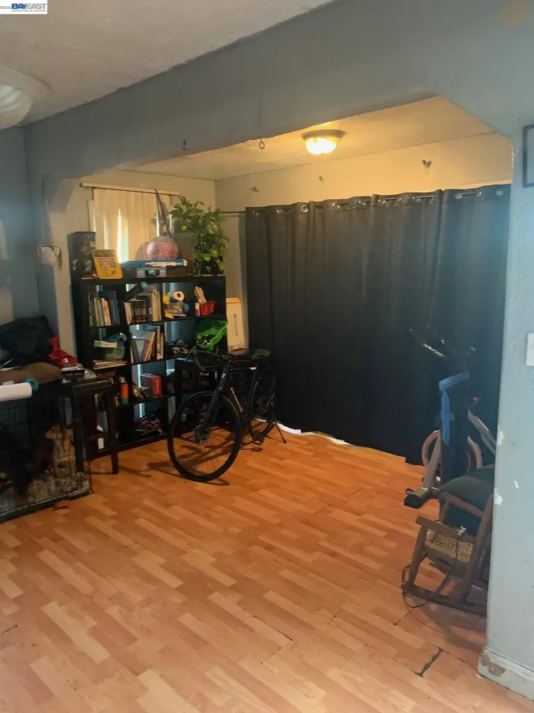 7333 Lockwood Street Oakland CA 94621